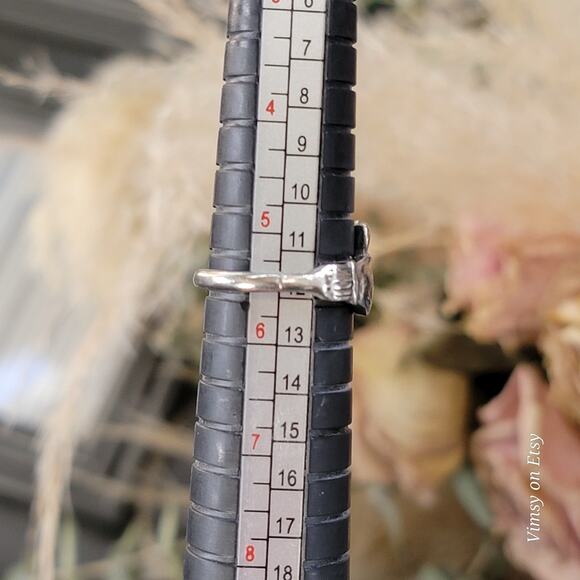 Traditional Claddagh Sterling Silver Ring, Symbolic Irish Vintage Jewelry - Picture 10 of 10